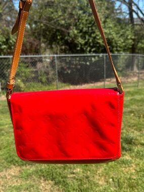 Louis Vuitton Thompson Street Shoulder Bag Red Monogram Shoulder Bag 2000 w COA